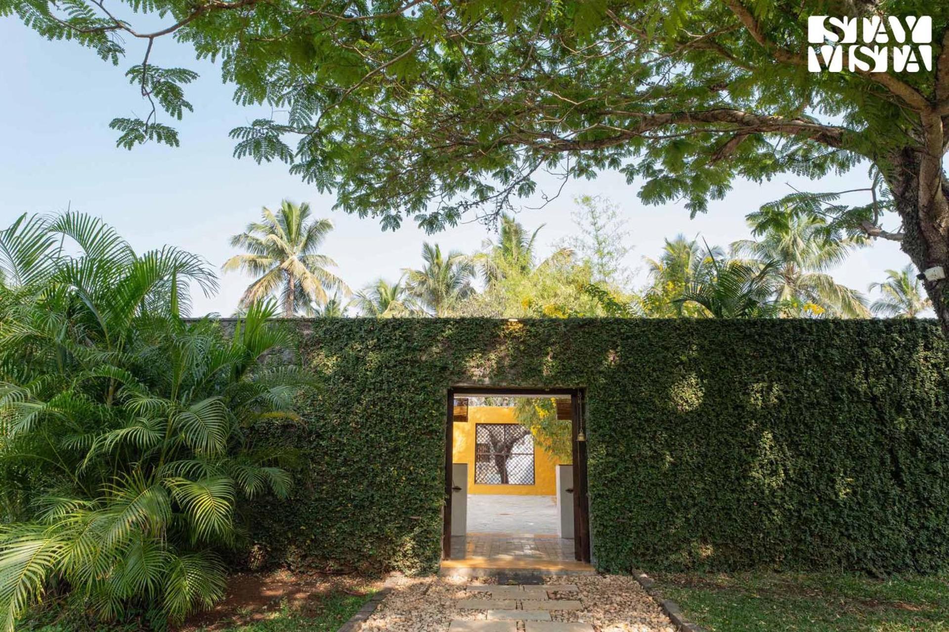 The Courtyard By Stayvista - Private Pool With Rustic Charm, Vibrant Courtyard, Spacious Verandah & Garden Alībāg Exterior foto